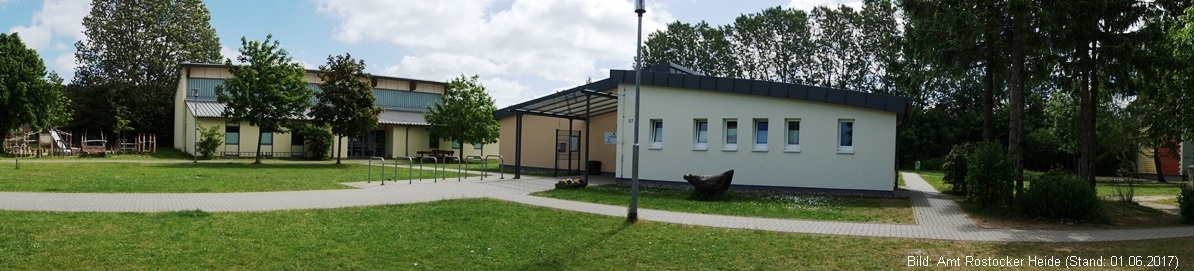 Heidetreff-Sporthalle-Spielplatz in Gelbensande