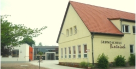 2013-Blick auf Neu-und Altbau 2013-Blick auf Neu-und Altbau